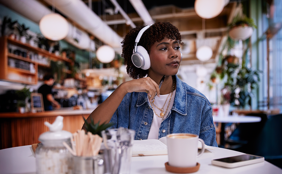 JBL Live 780NC Cancelamento de ru&iacute;do adaptativo 2.0, calibra&ccedil;&atilde;o em tempo real - Image