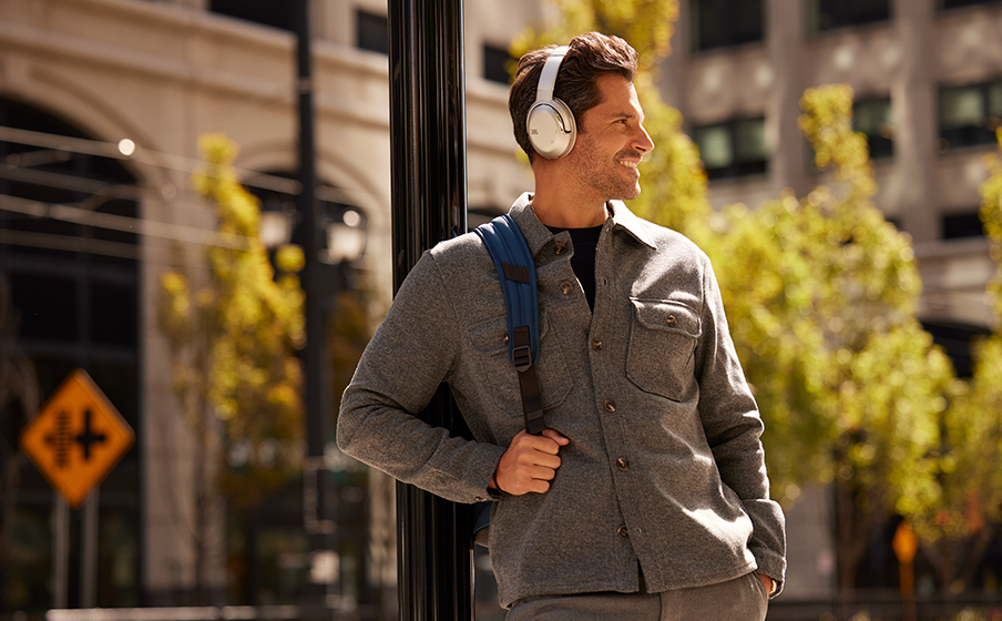 JBL ワイヤレスヘッドホン シルバー　TOUR ONE M2 JBL TOUR ONE M2 ワイヤレス オーバーイヤー ヘッドホン