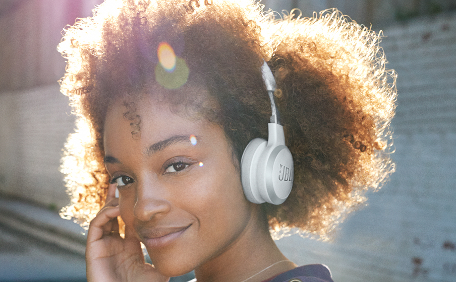 JBL Live 460NC ワイヤレスヘッドホン ブラック JBLLIVE4… JBL Live 460NC - Fone de Ouvido Bluetooth, Preto | Amazon.com.br